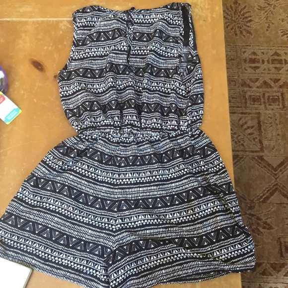 Romper - Picture 2 of 2